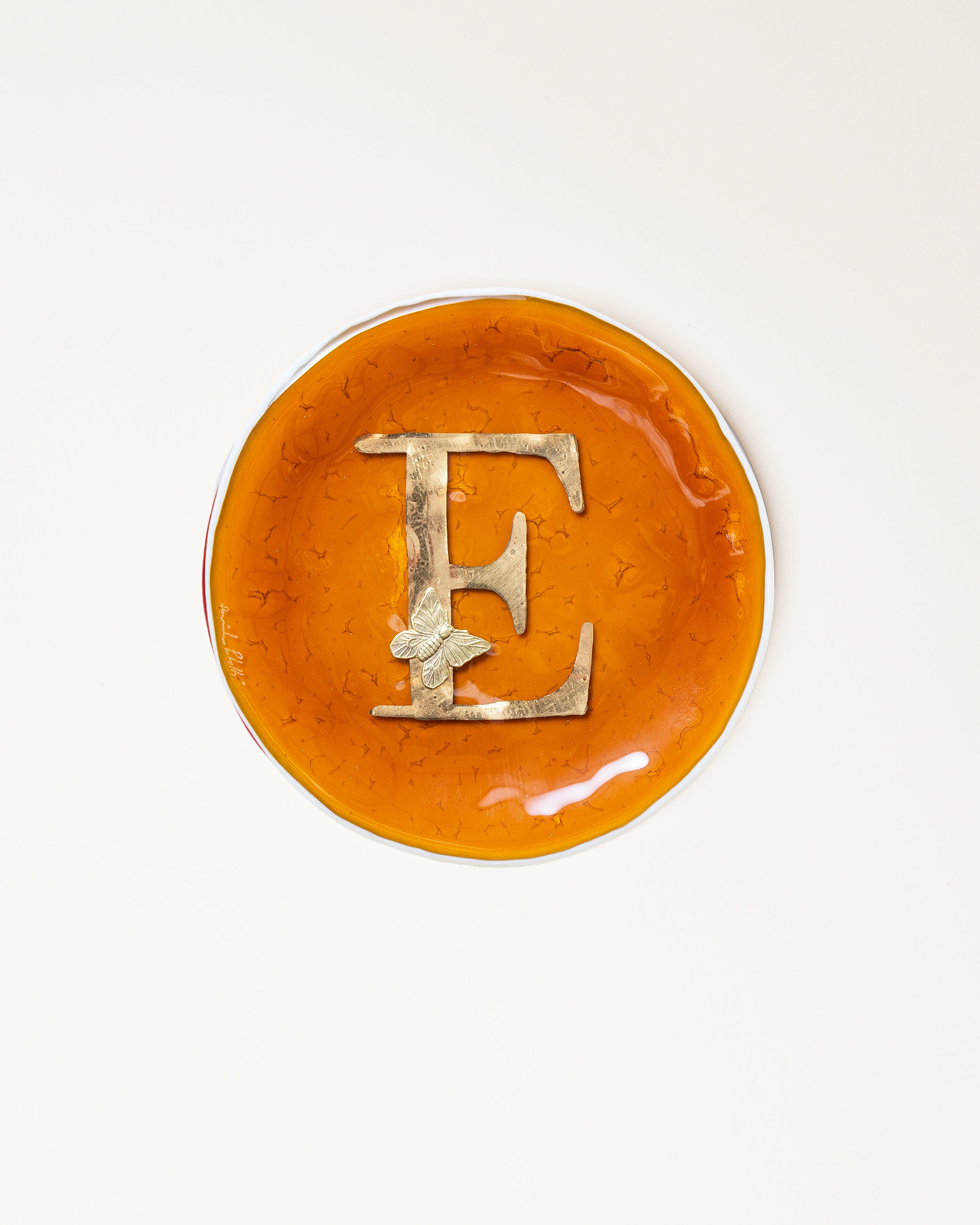 Caramel 'E' Plate/Butterfly D14cm