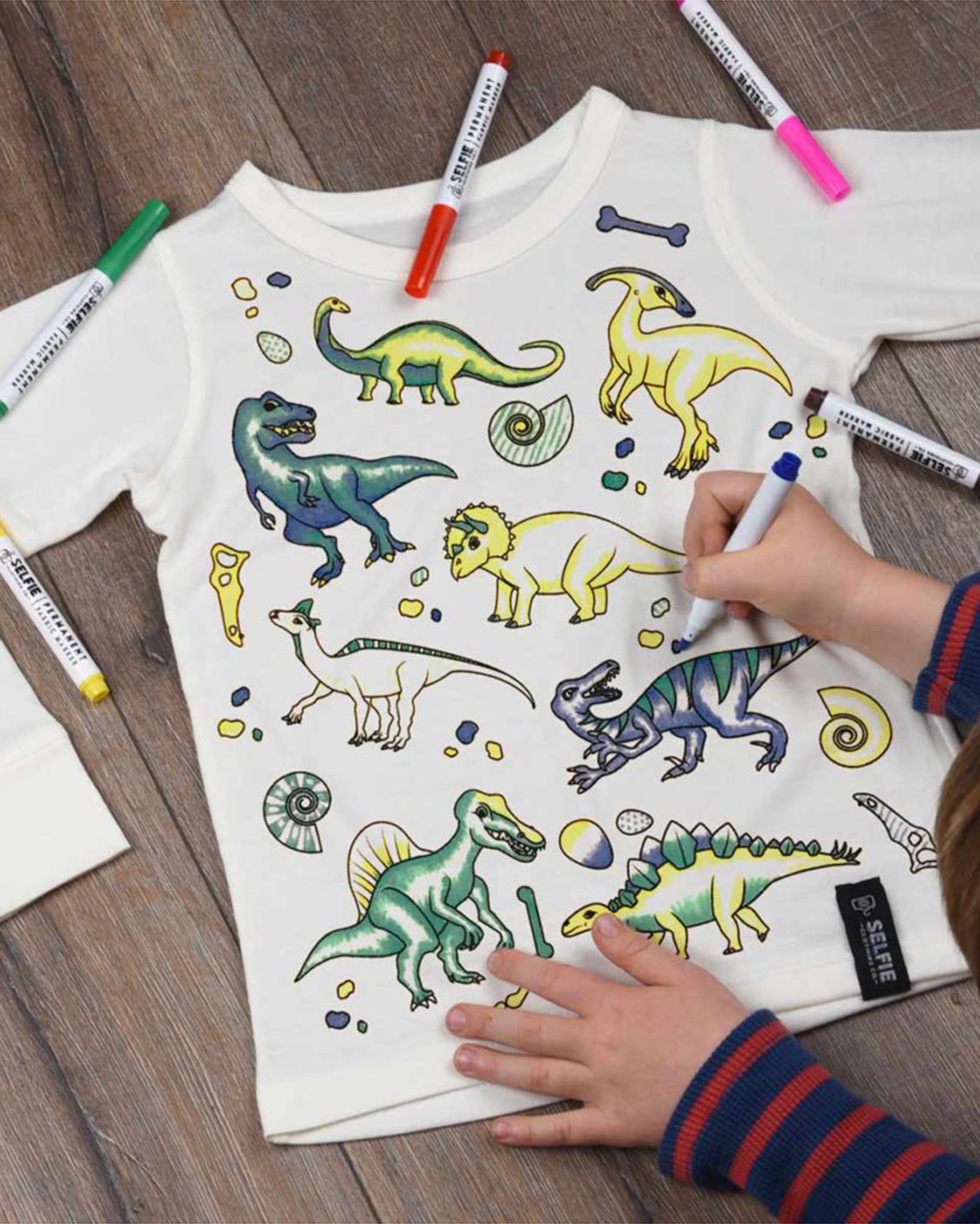 Colour in Top/Dinosaur 4-6