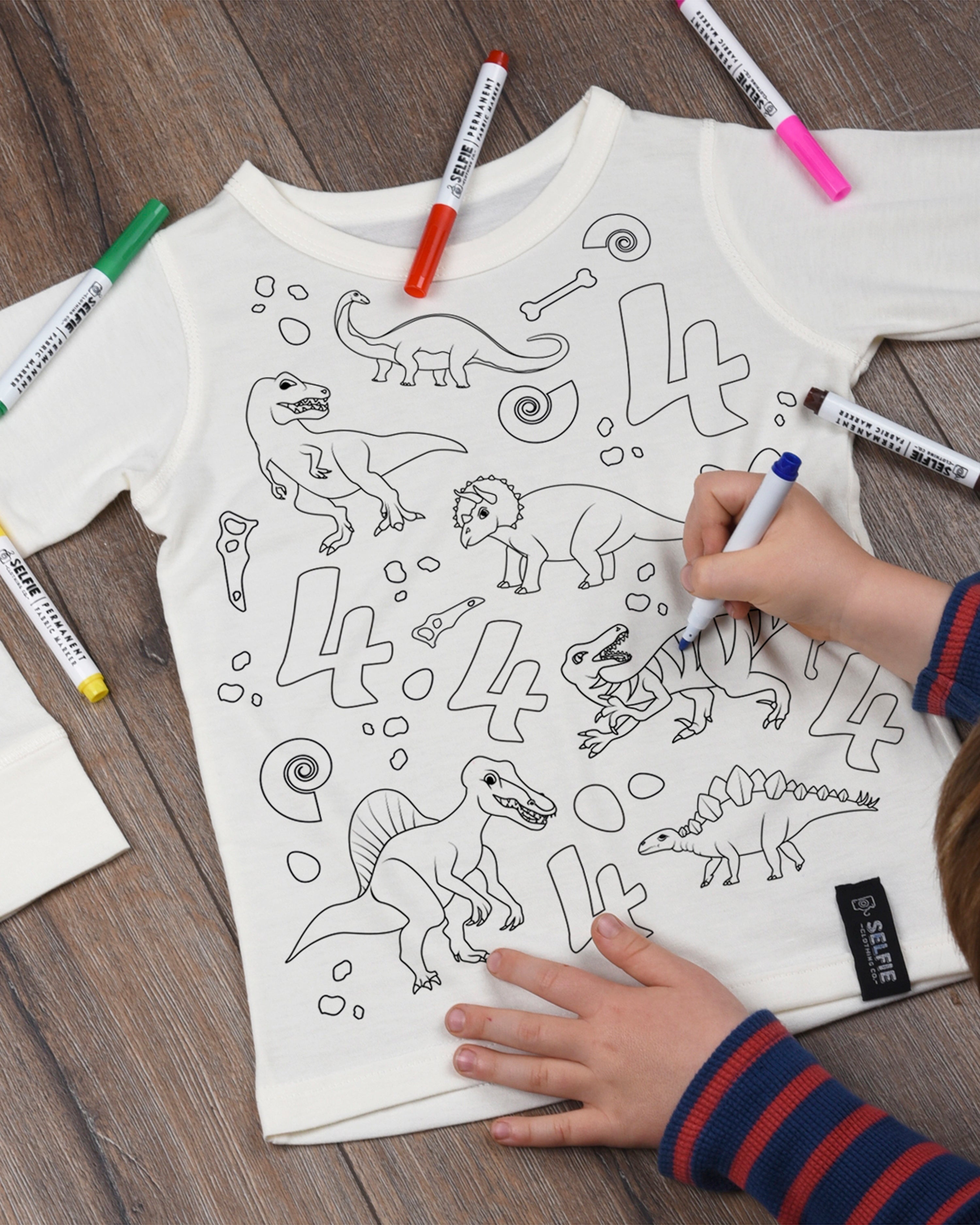 Colour in Top/Dinosaur 4-6