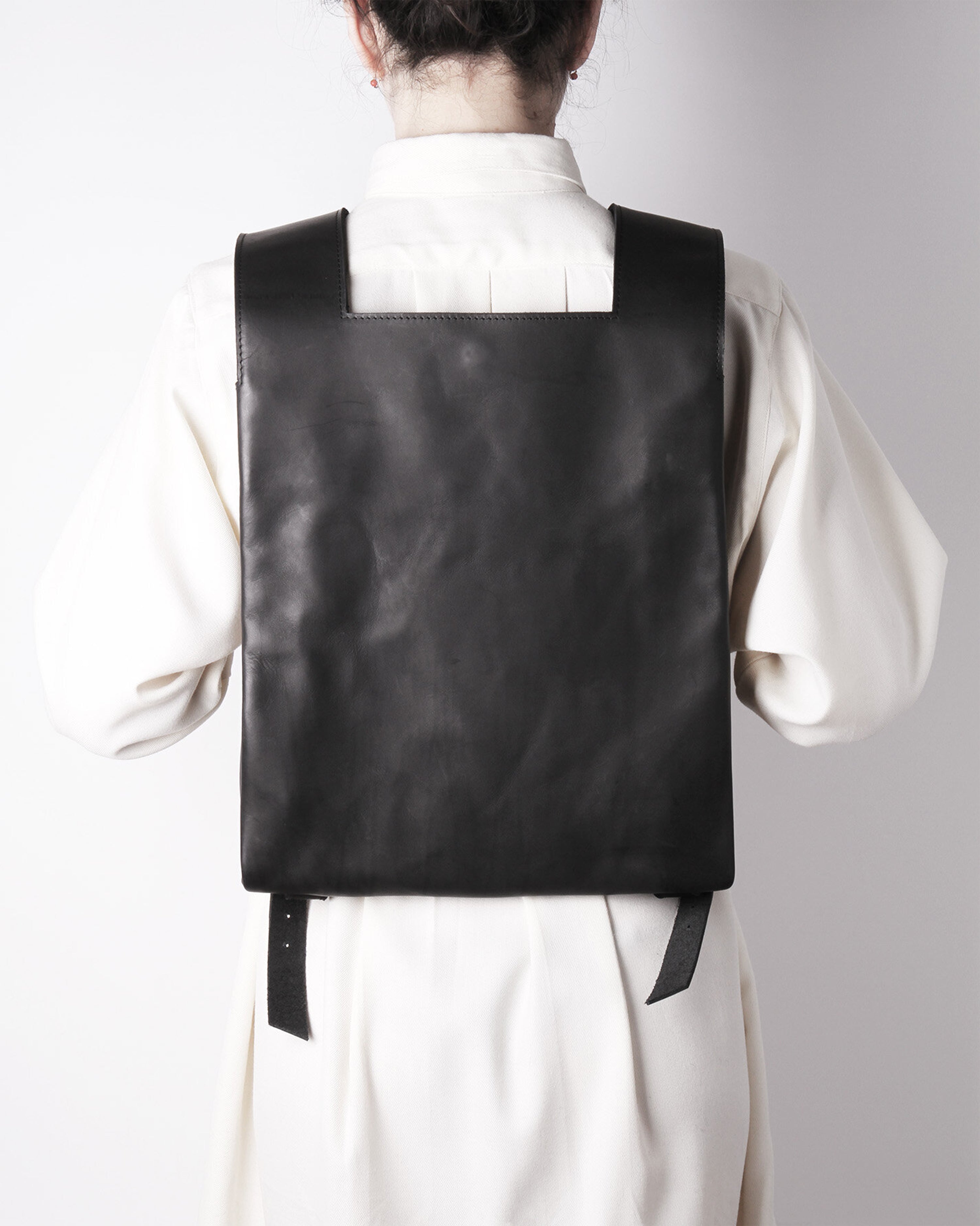 Front Strap Backpack/Black Gold