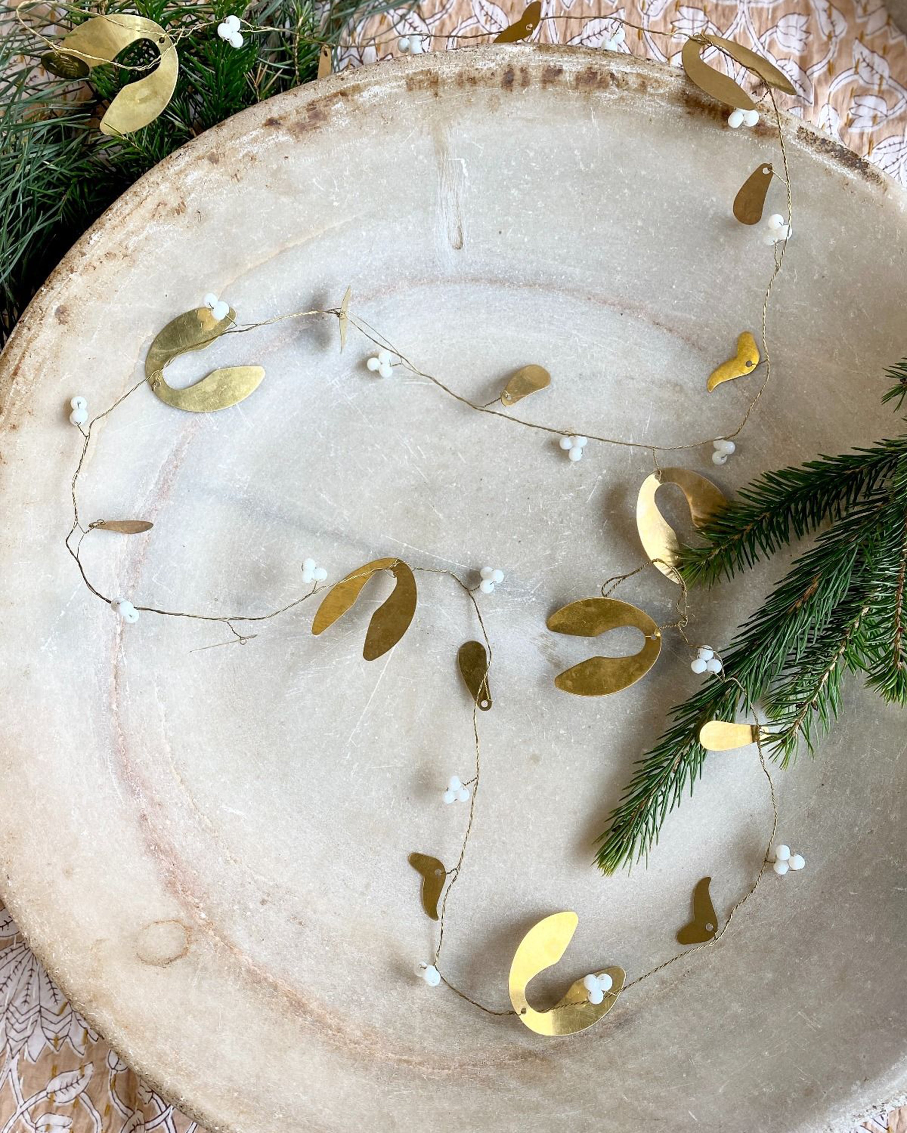 Garland Mistletoe Gold