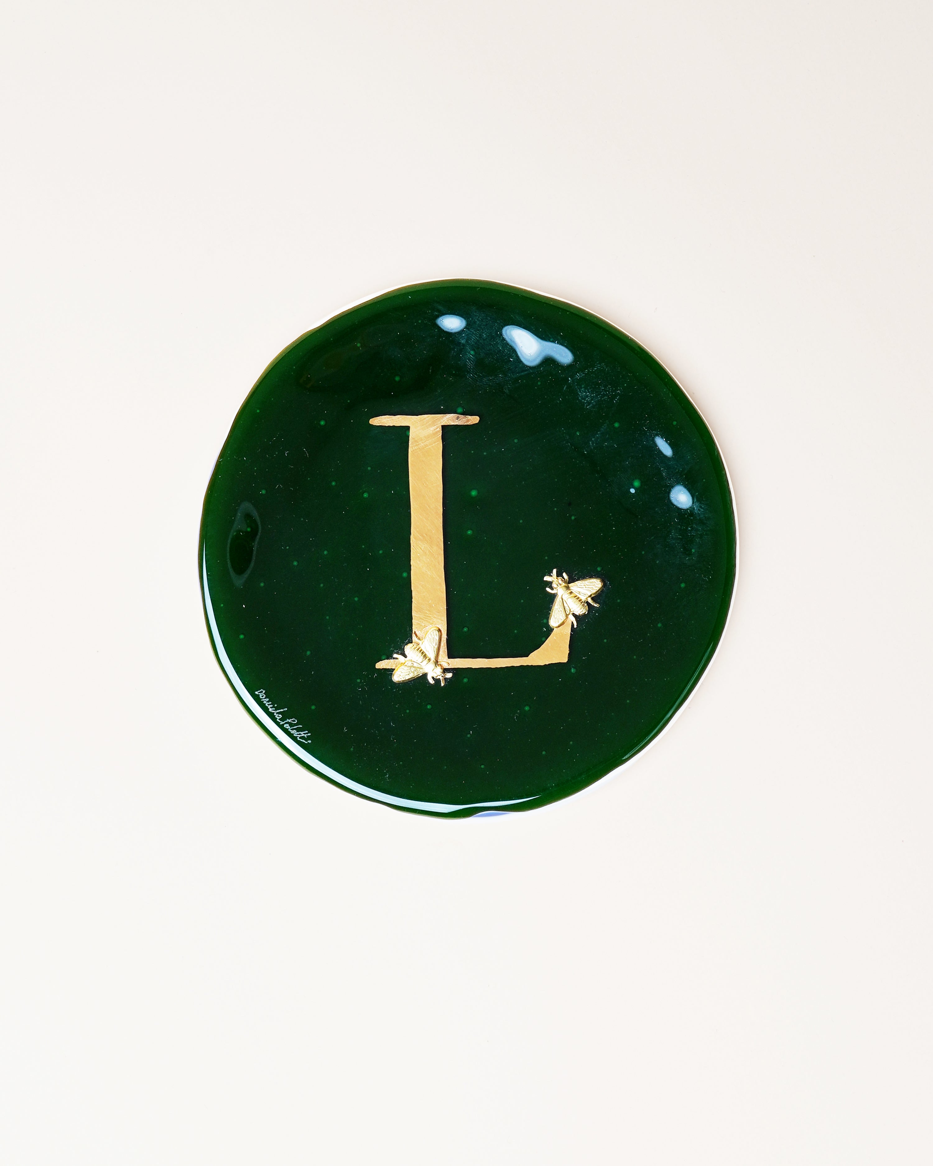 Green 'L' Plate/Bees D14cm