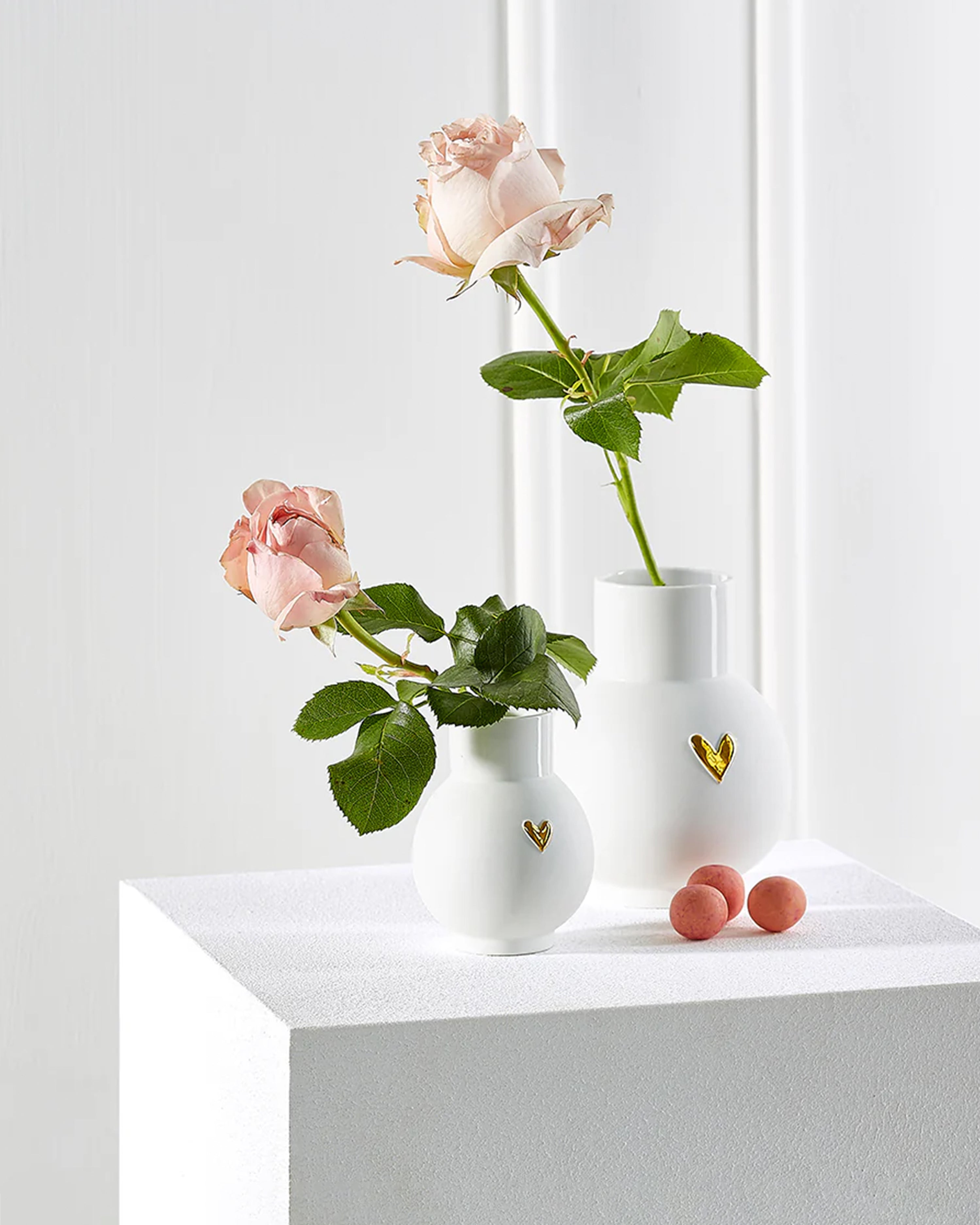 Lovely Ball Vase Heart Gold