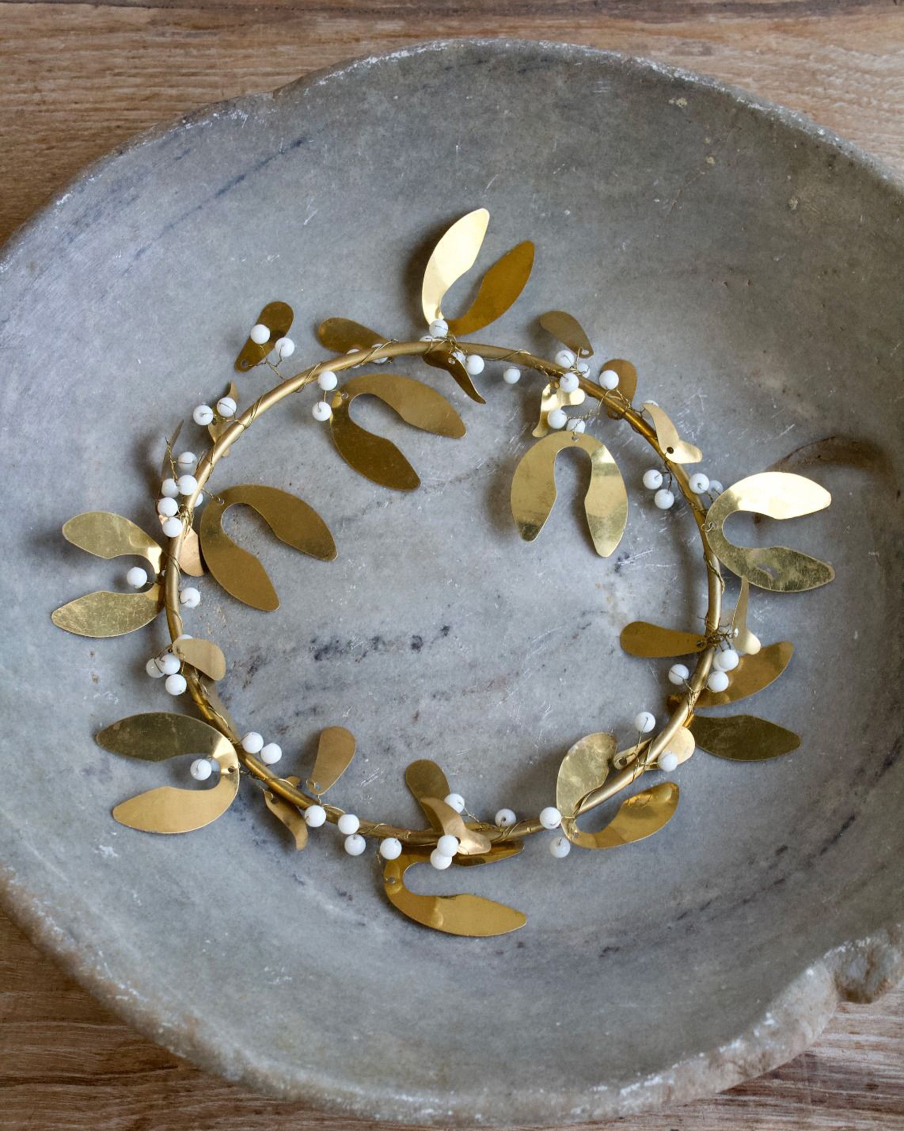 Mistletoe Wreath Brass
