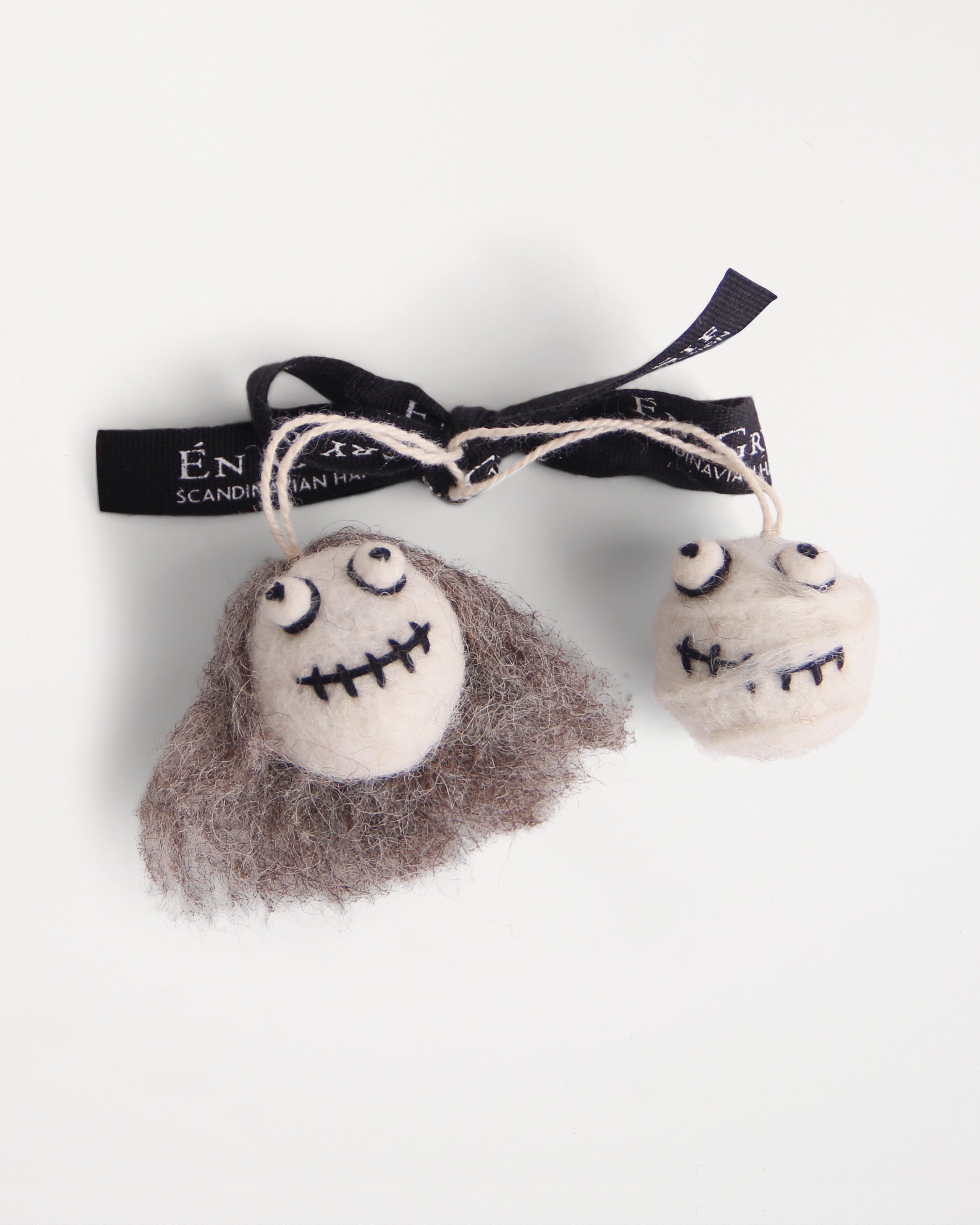 Set of 2 Mummies & Halloween Head Decorations