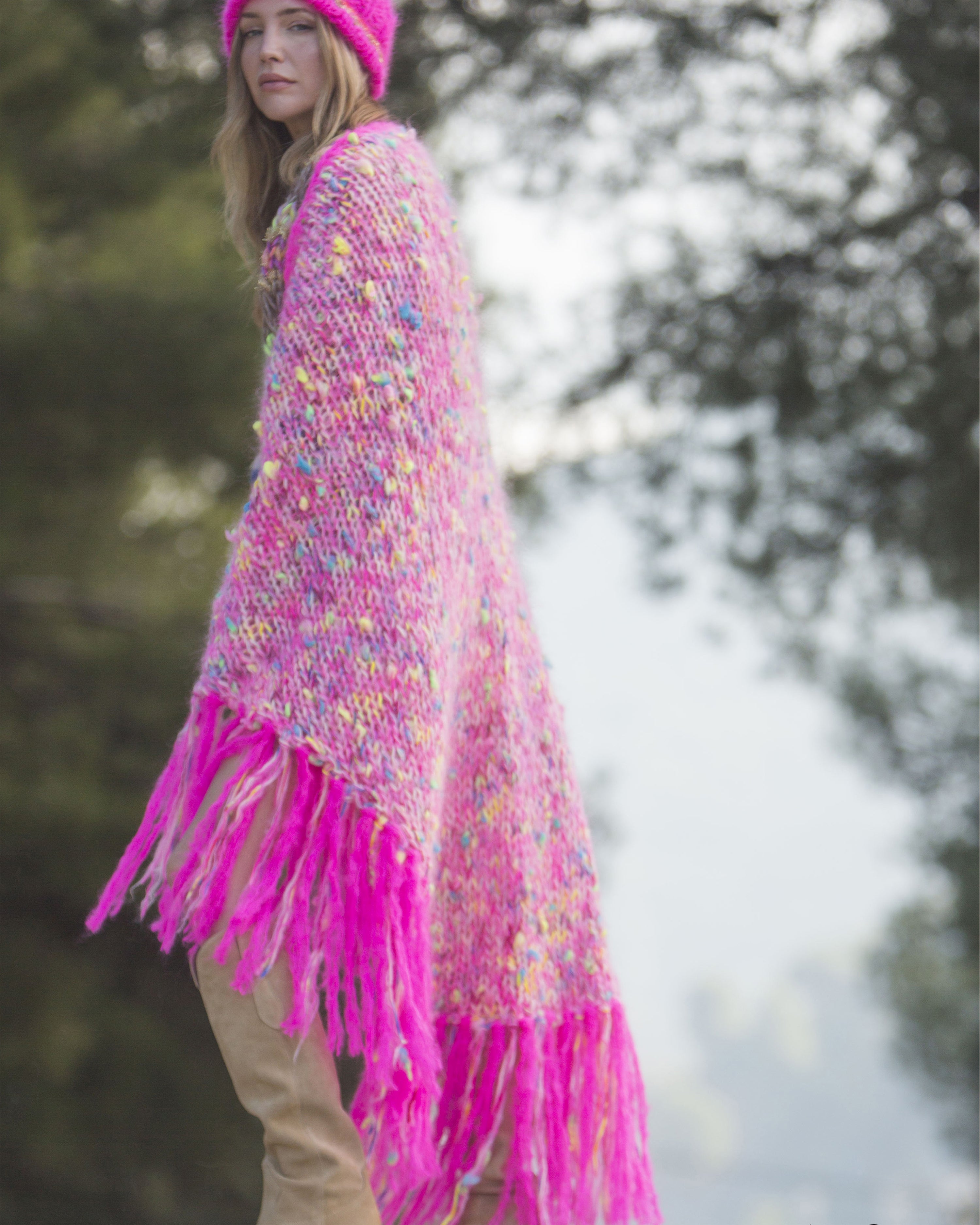 Aponi Poncho Neon Pink