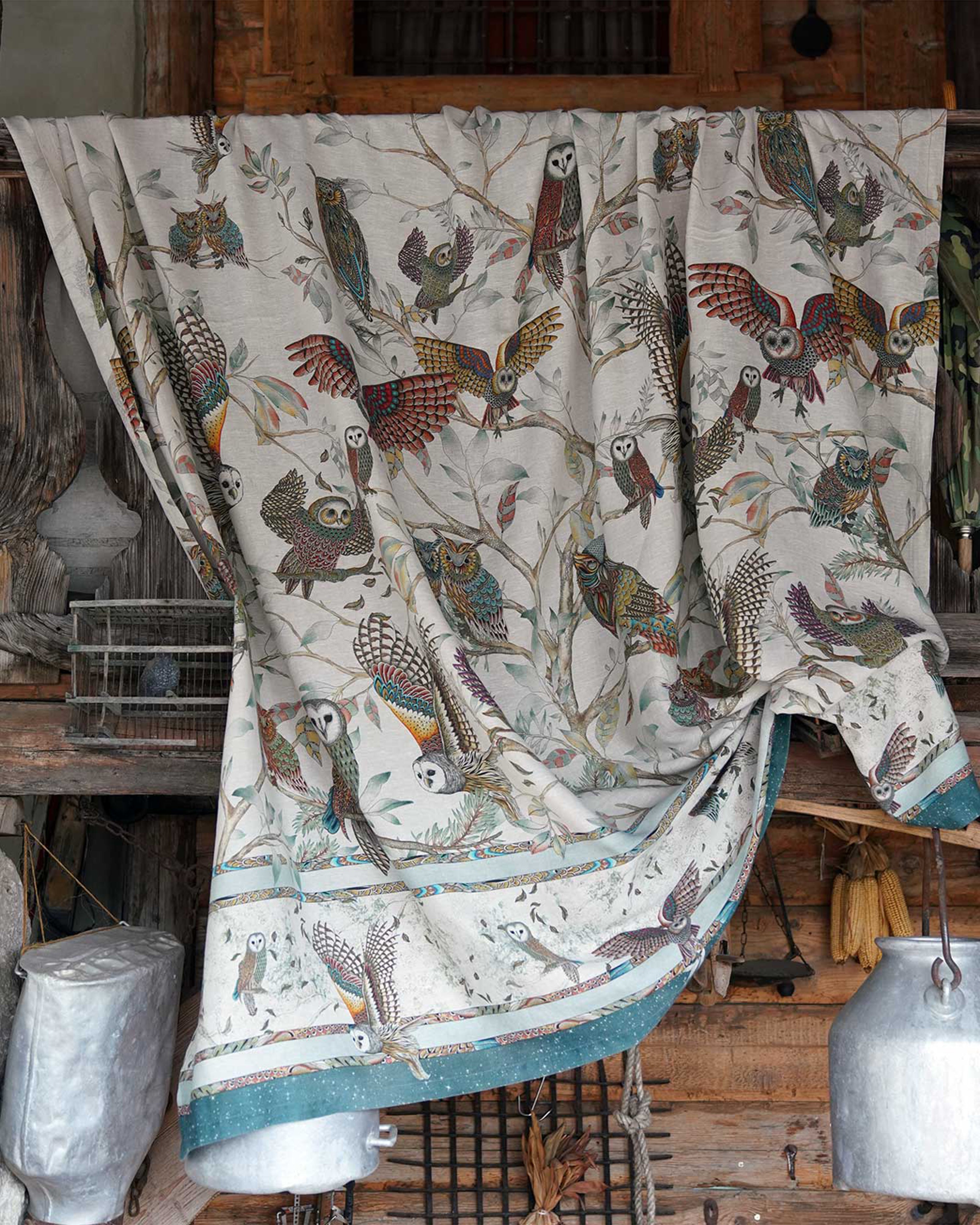 Bubo Mezzero Decorative Throw