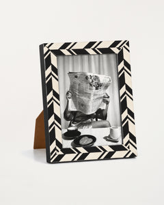 J-Louis Black/White Frame