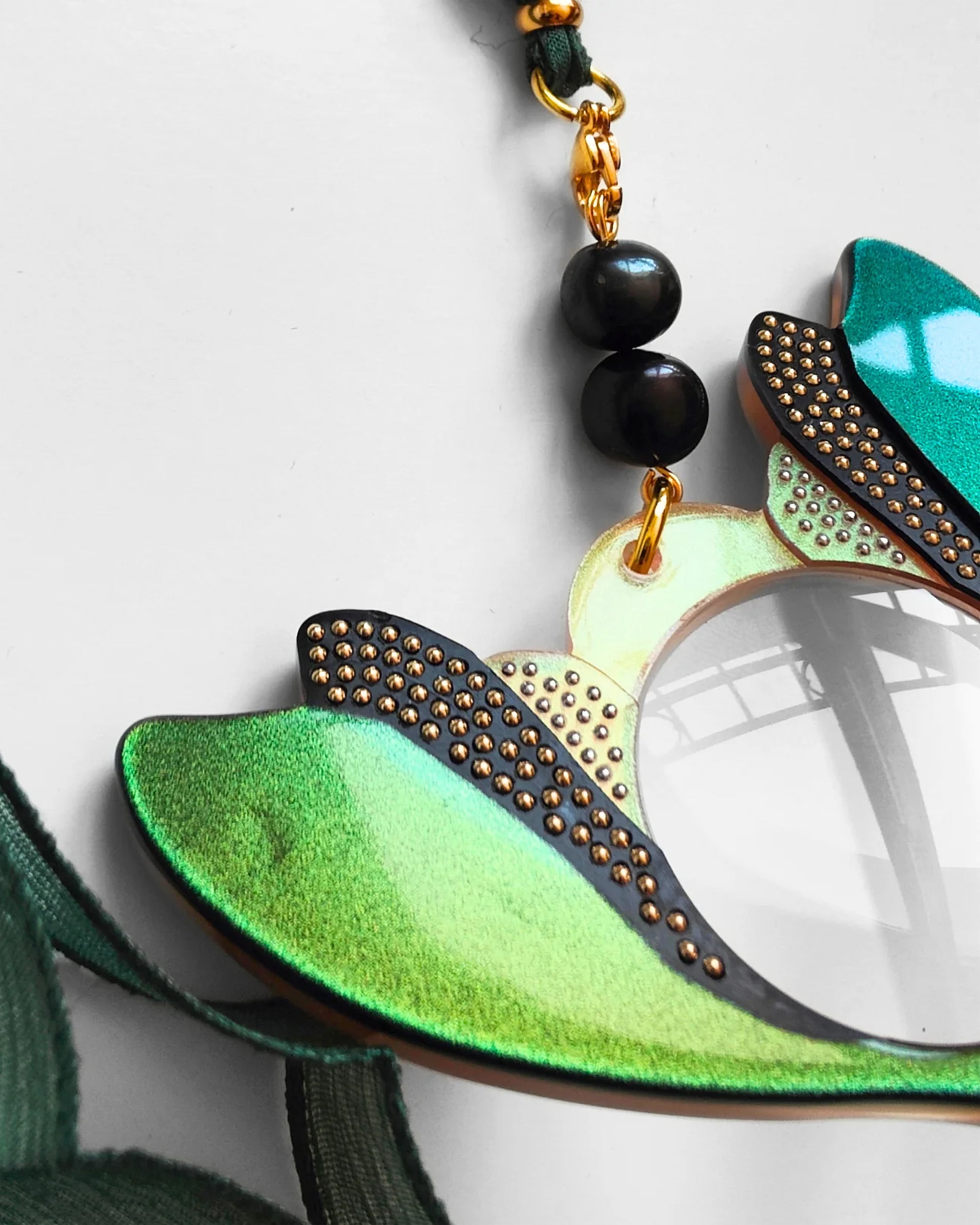 Pendant Glasses Green Fly