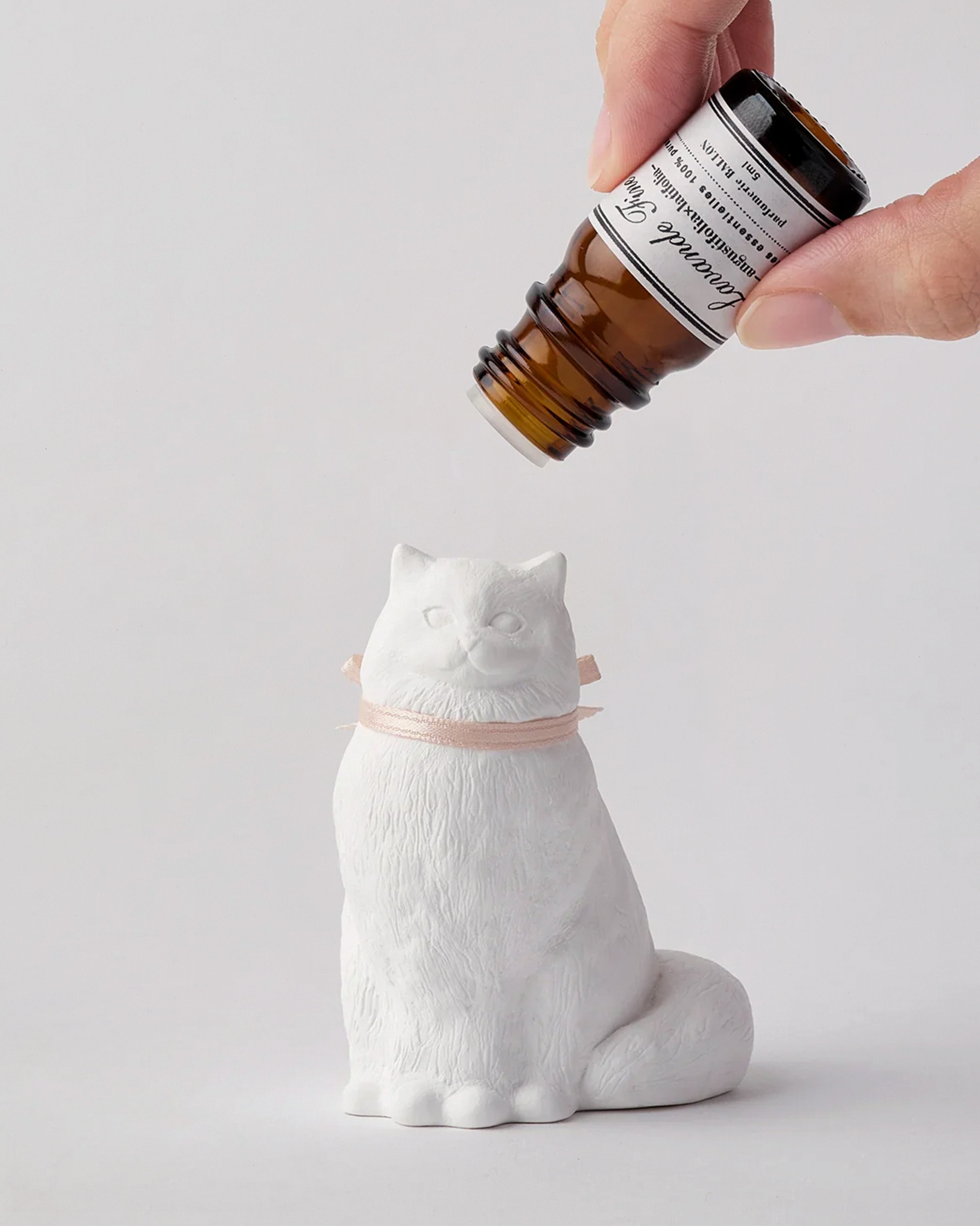 Plaster Aroma Ornament Chiffon Cat