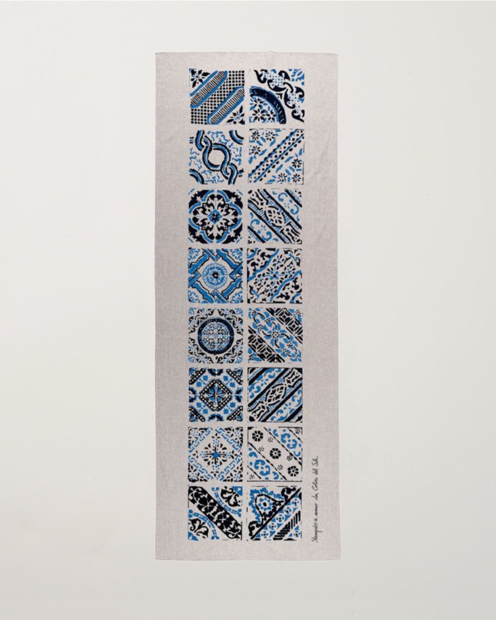 Runner Maiolica Blue