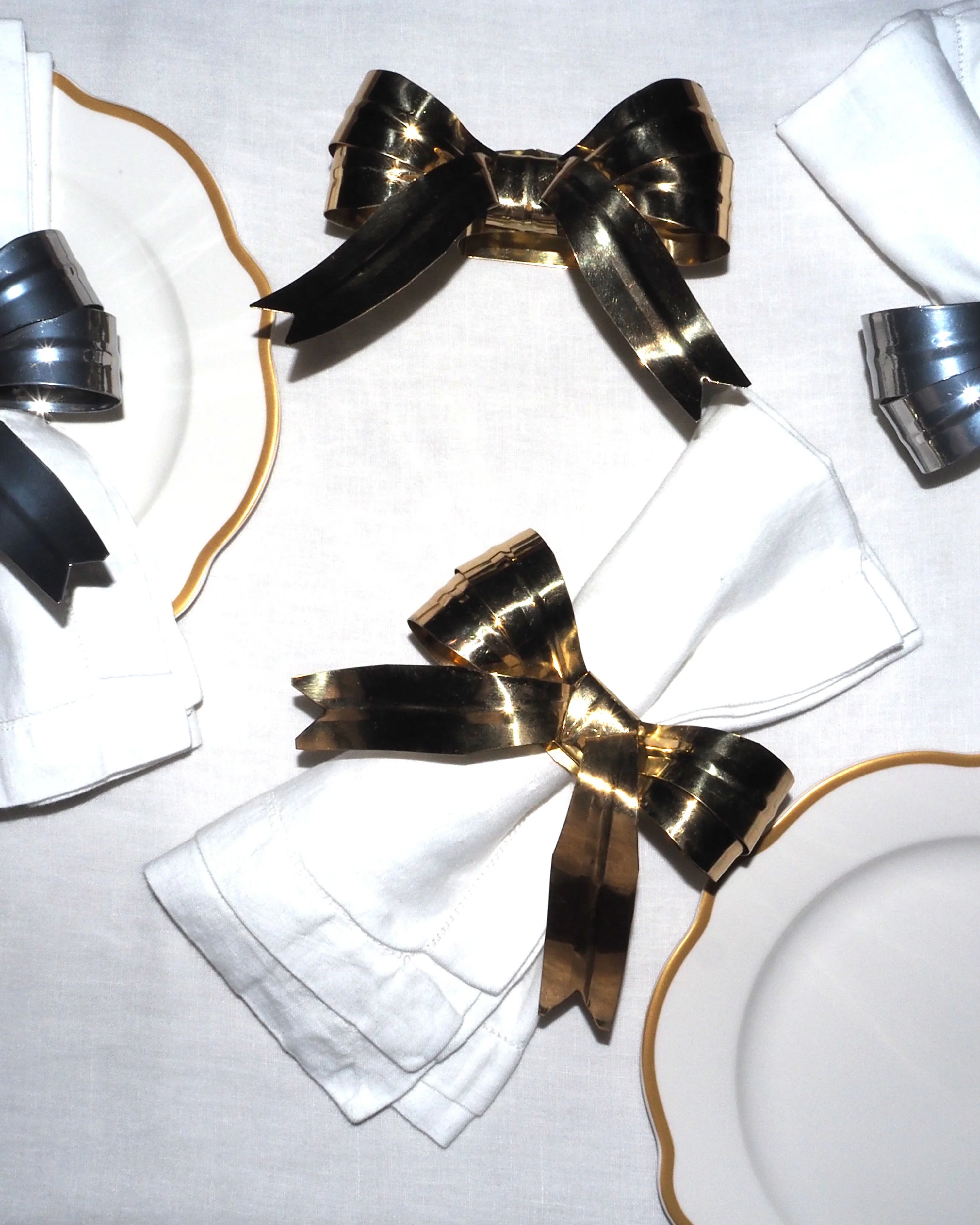 Set of 4 Bow Napkin Rings Brass