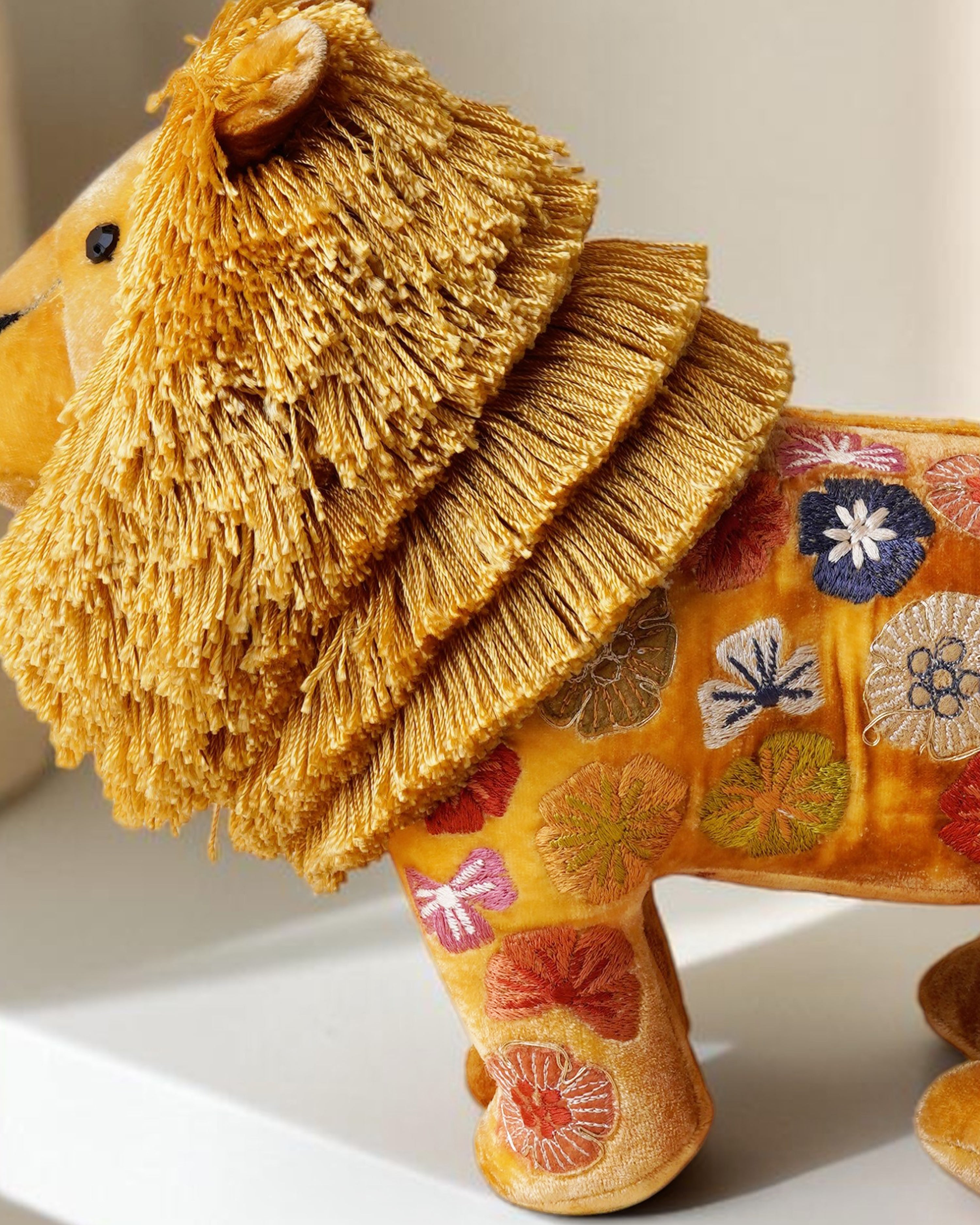 Sharon Shaded Oro Lion Big