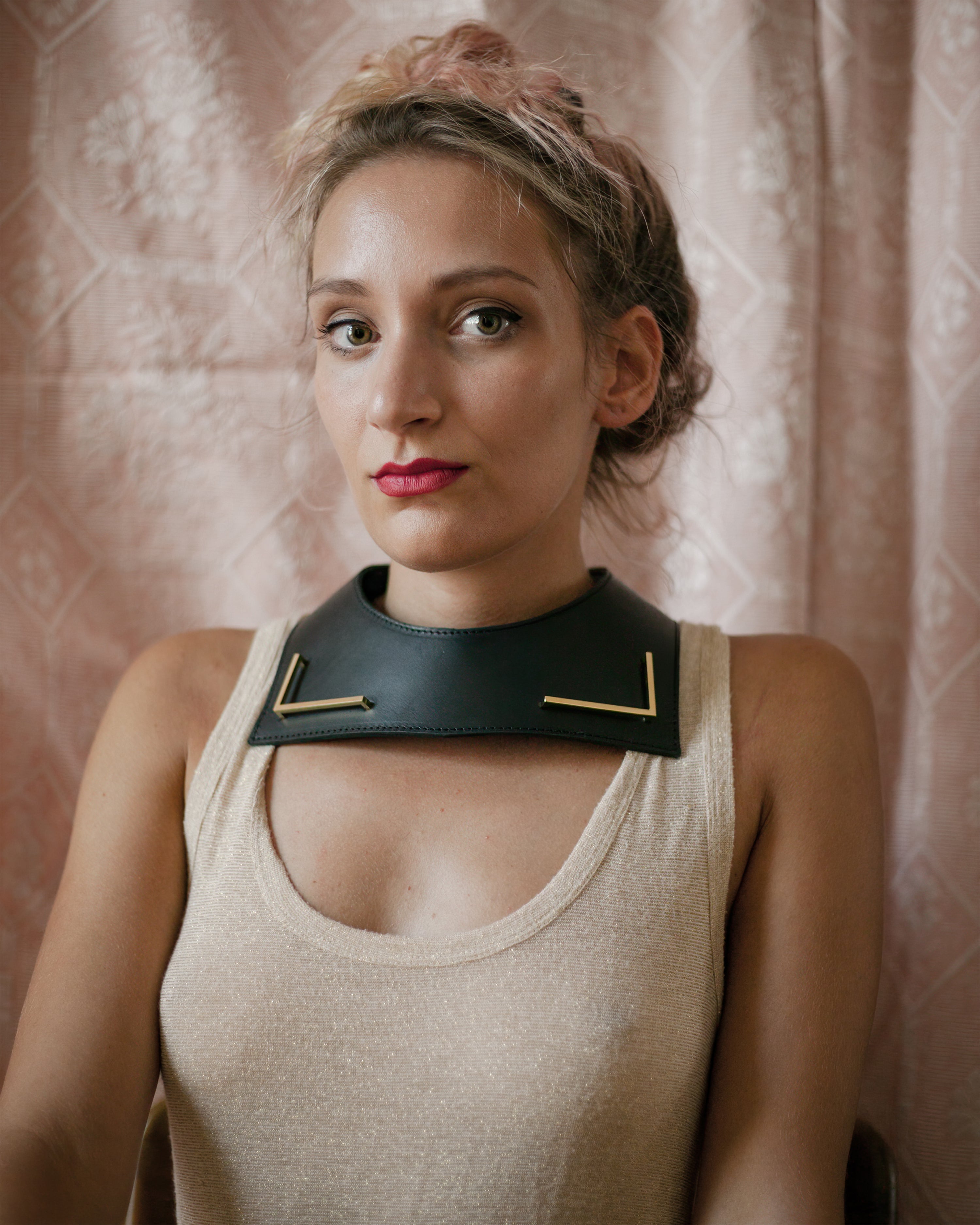 Shirt Collar/Black Gold