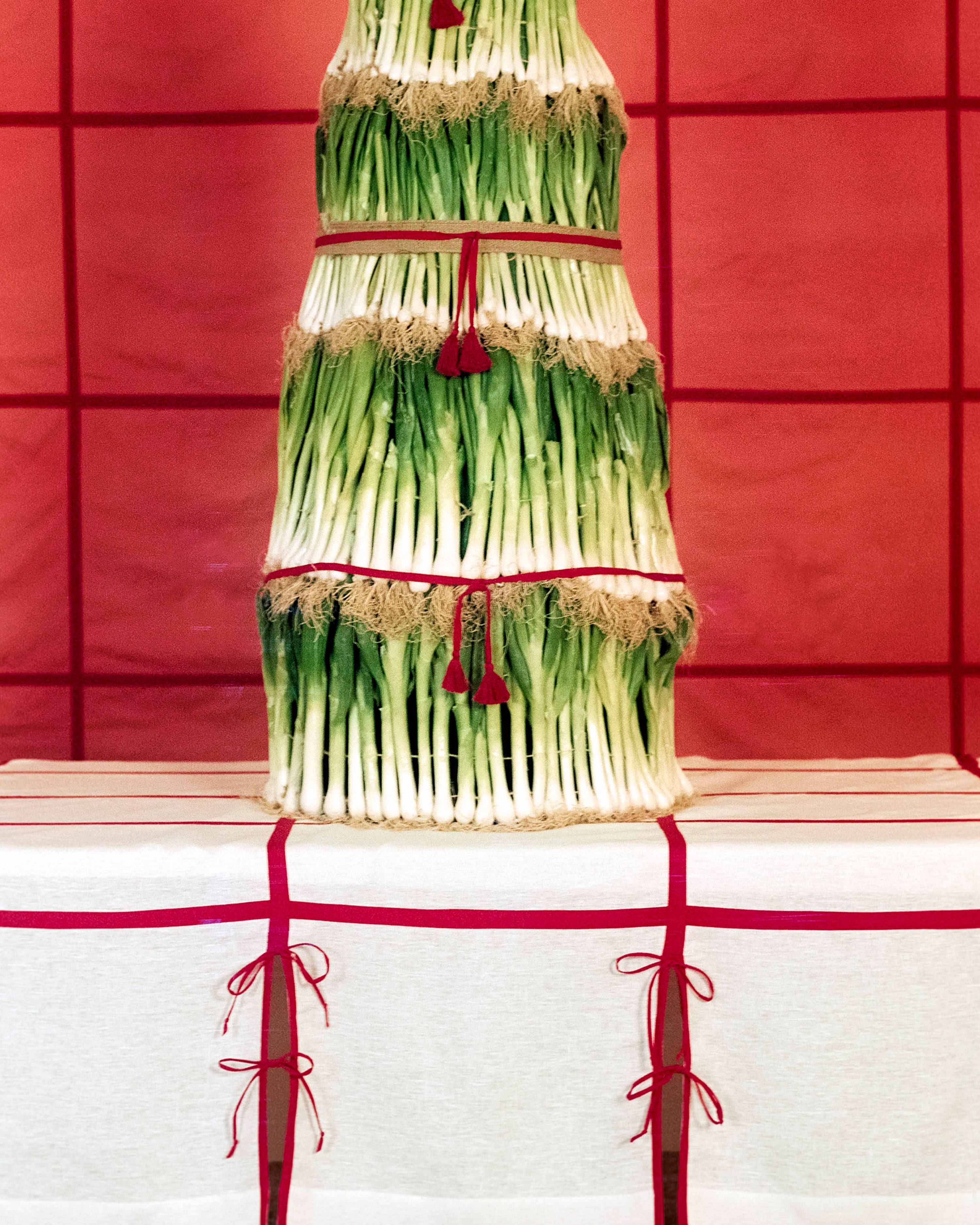 Tie Me Up Linen Tablecloth 180x320cm