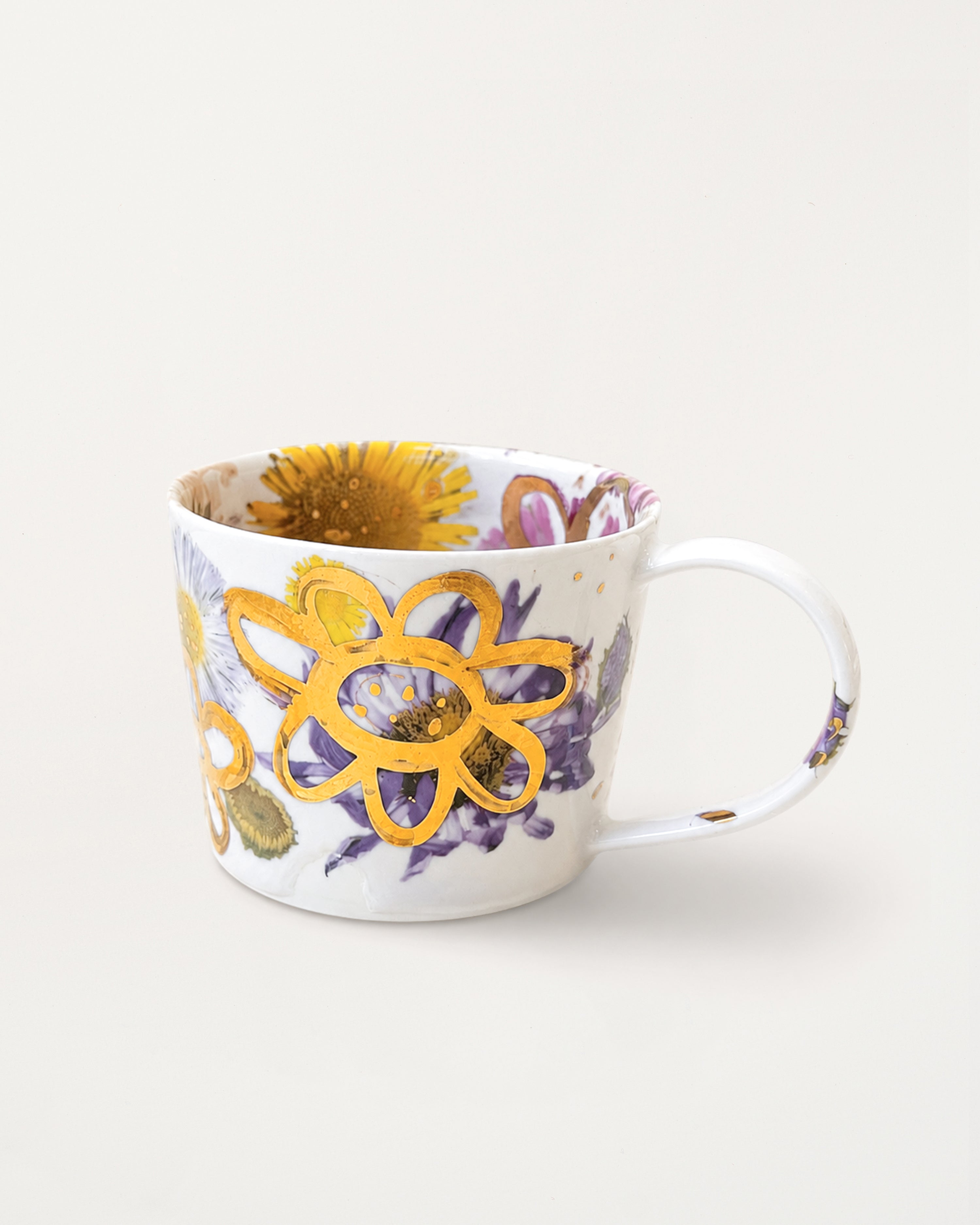 White & Gold Daisies Mug