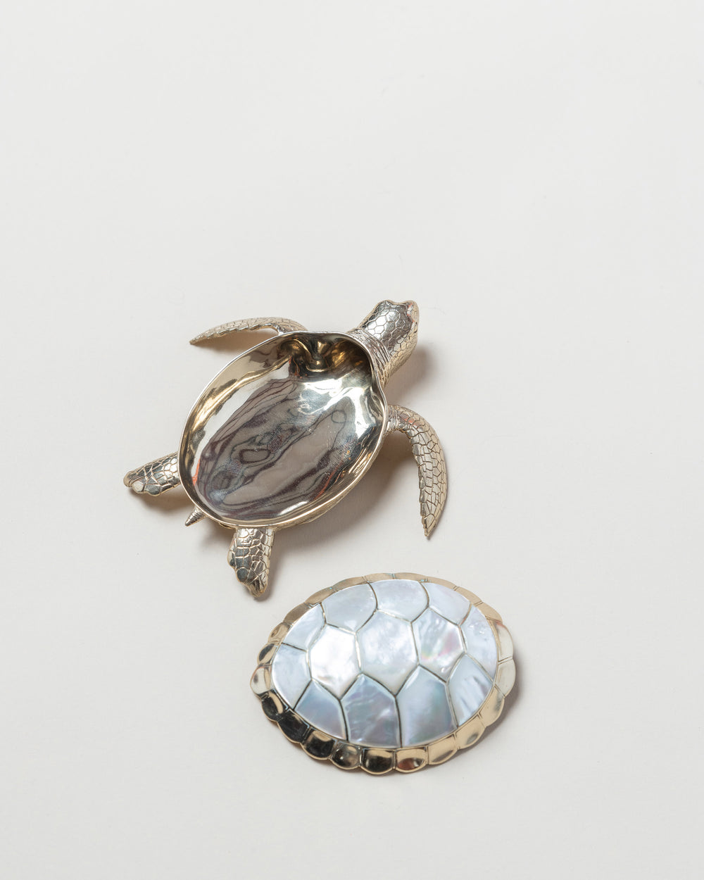 Large Turtle Box/White Pearl
